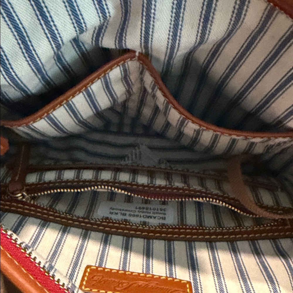 Dooney & Bourke NWT Black and Tan Nylon Shoulder / Crossbody Bag - Picture 6 of 9